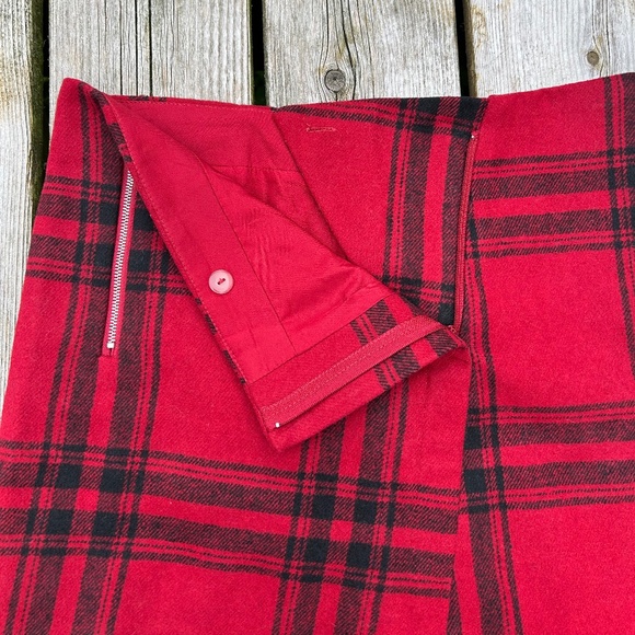 Katherine Barclay⎪Plaid Asymmetrical Mini Skirt - Picture 3 of 8